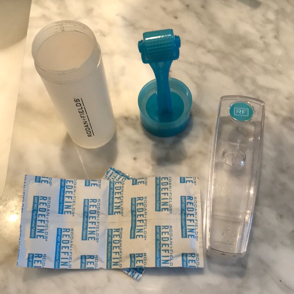 Rodan + Fields AMP MD Roller with cleaning tablets
